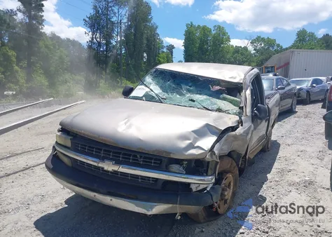 2001 Chevrolet Silverado 1500 z USA, uszkodzony, nr VIN 1GCEC14W51Z129074